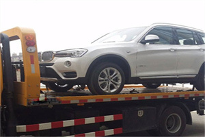 那坡拖车24小时服务电话